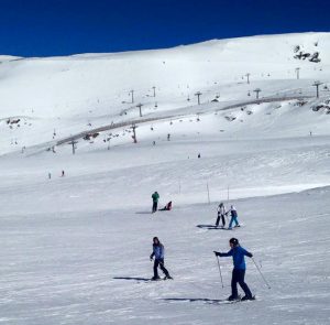 Rob learns to ski