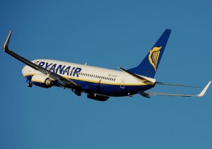 Ryanair.b737-800.aftertakeoff.arp_